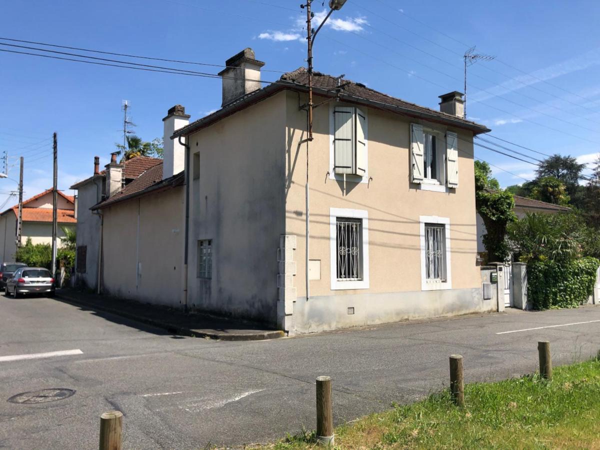 Petite Maison Avec Terrasse Jurancon Bagian luar foto