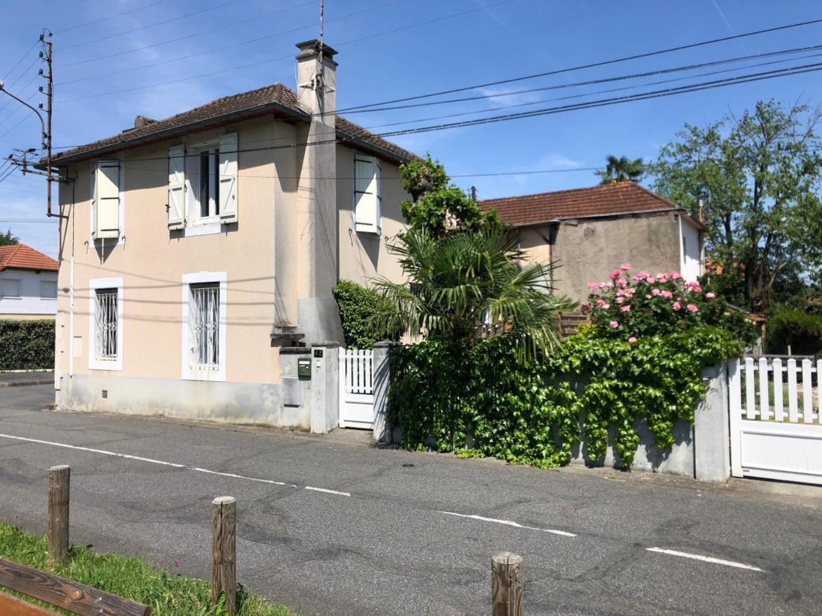 Petite Maison Avec Terrasse Jurancon Bagian luar foto